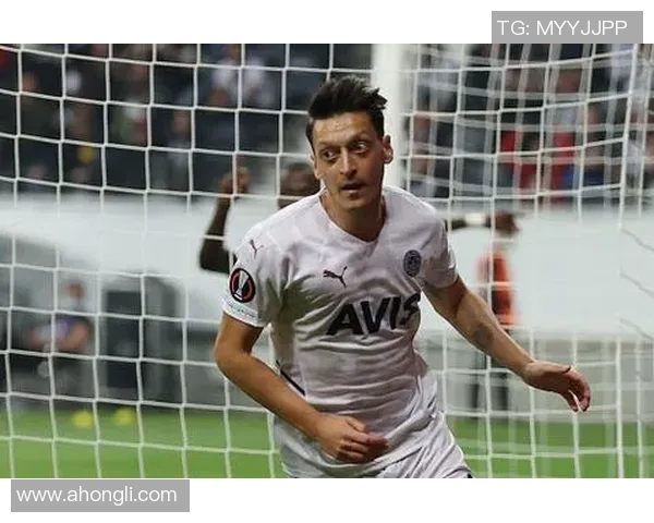 35岁以上依然活跃在赛场的世界著名足球球星有哪些